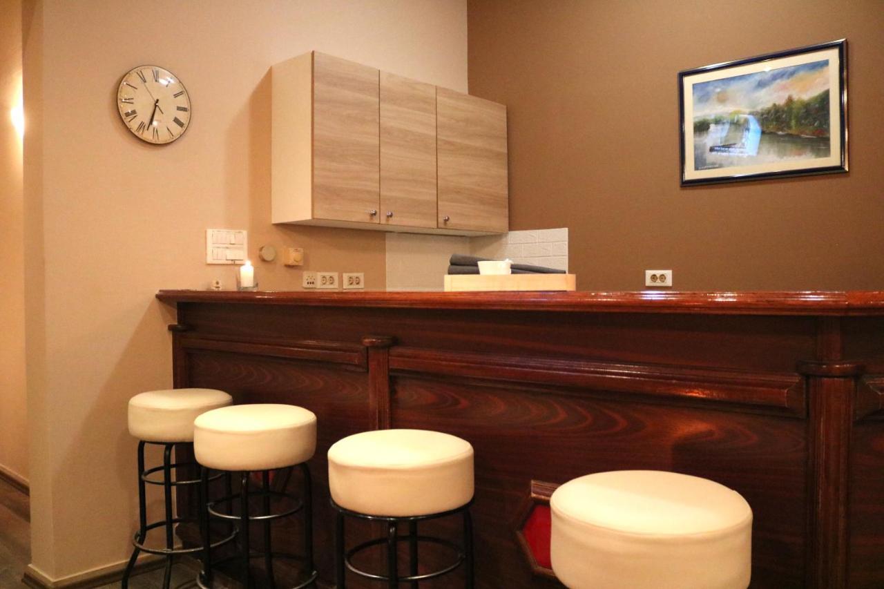 Guest House Studio Apartman Marina - With Jacuzzi, Free Parking, Pet Friendly 카를로바츠 외부 사진
