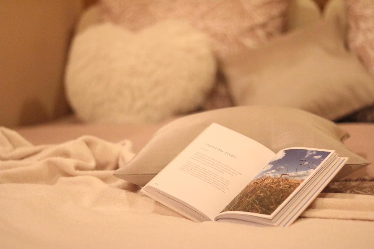 Guest House Studio Apartman Marina - With Jacuzzi, Free Parking, Pet Friendly 카를로바츠 외부 사진