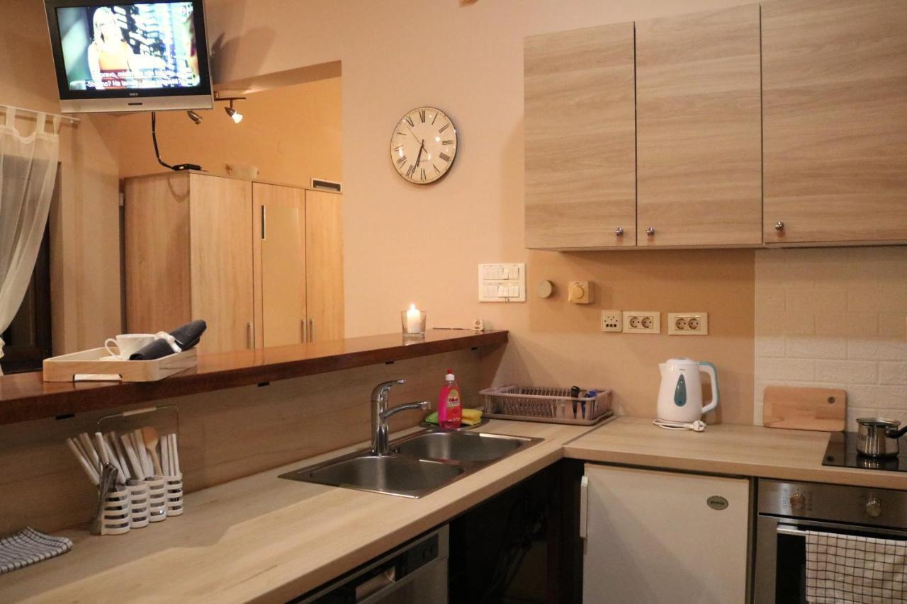 Guest House Studio Apartman Marina - With Jacuzzi, Free Parking, Pet Friendly 카를로바츠 외부 사진