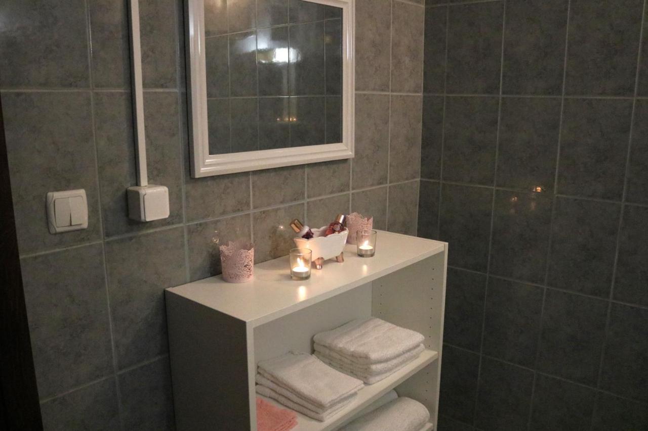 Guest House Studio Apartman Marina - With Jacuzzi, Free Parking, Pet Friendly 카를로바츠 외부 사진